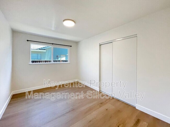 Building Photo - 5835 Halleck Dr