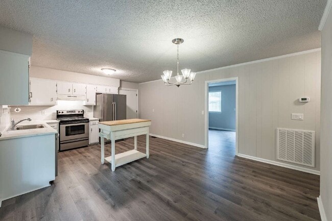 Building Photo - 207 Whitnel Dr