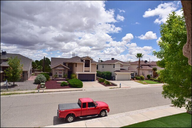 Building Photo - 2041 Shadow Ridge Dr