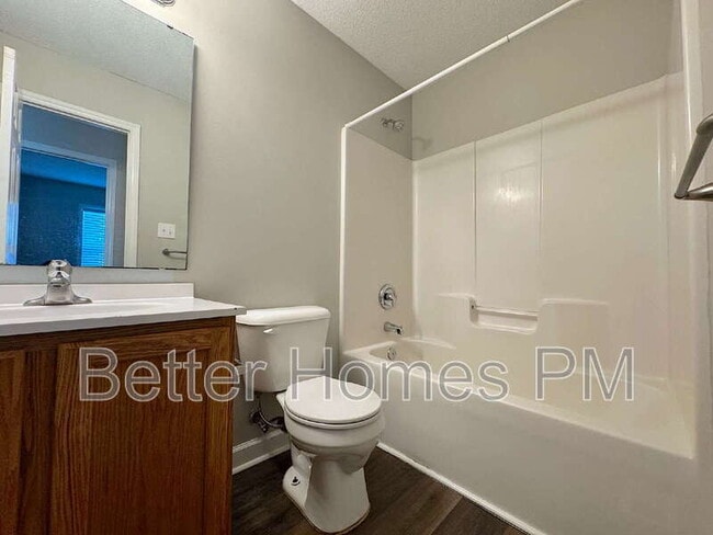 Building Photo - 5949 Presentation St