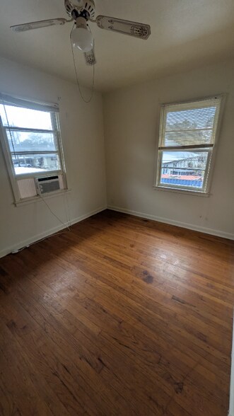 Building Photo - 2225 Wisteria St