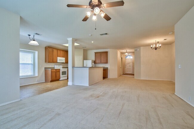 Building Photo - 2605 Monroe Dr
