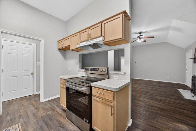 Building Photo - 3205 Carverly Ave