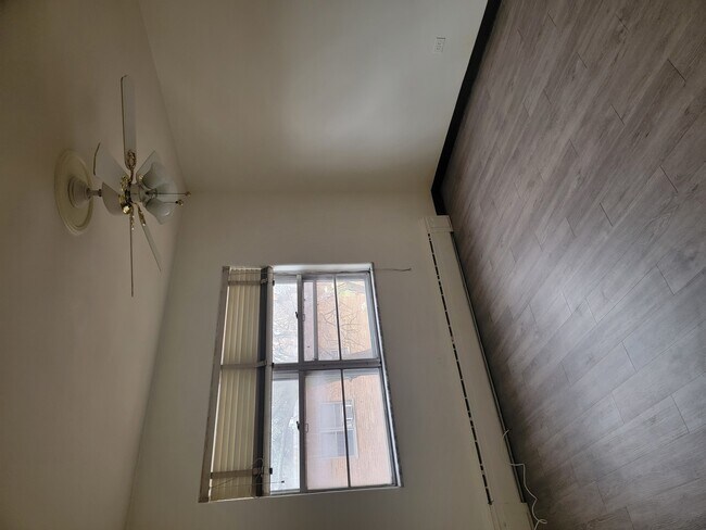 Building Photo - 144 Ann St