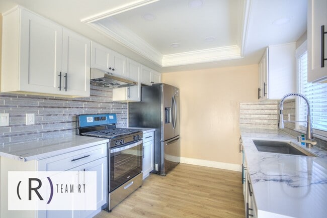 Building Photo - Gated Community and Lovely Condominum in Almansor Park Estates