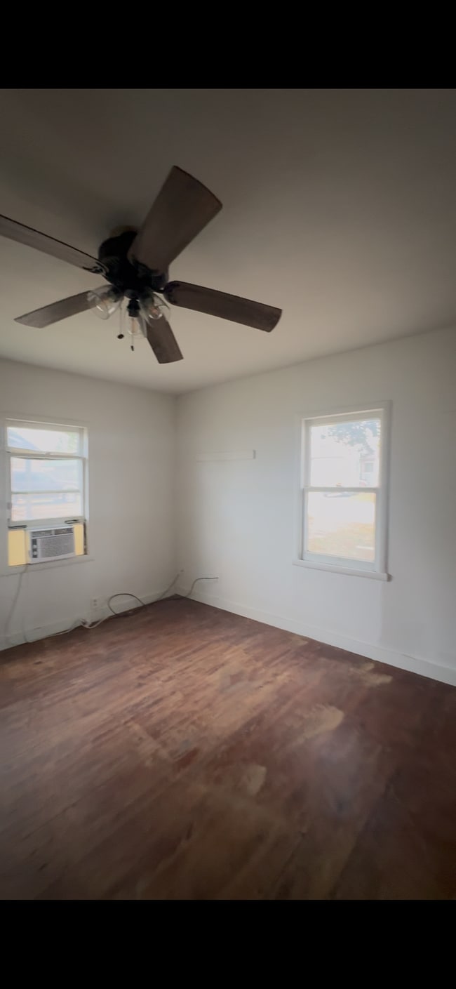 Building Photo - 1002 E Pearl St