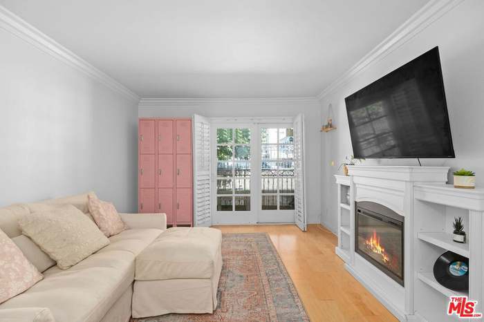 Building Photo - 1125 Pico Blvd