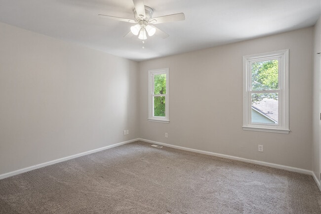 Building Photo - 516 Caprice Ct