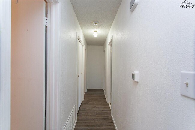 Building Photo - 5238 Kingston Dr