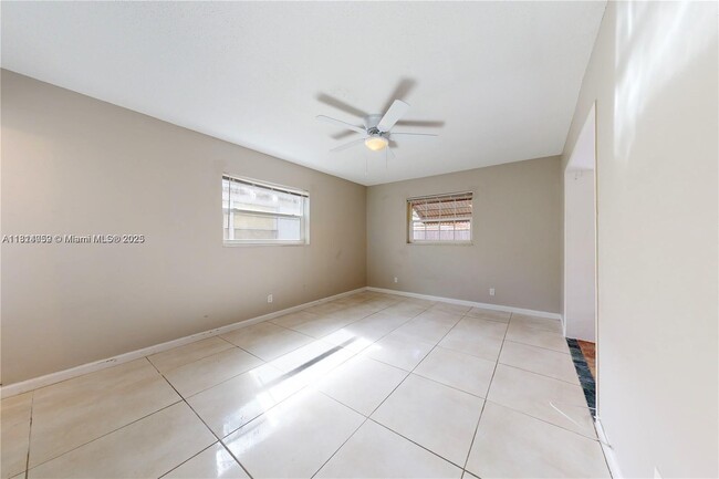 Building Photo - 841 SW 63rd Ave