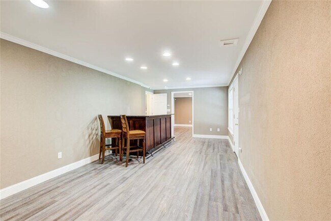 Building Photo - 3040 Stone Rd