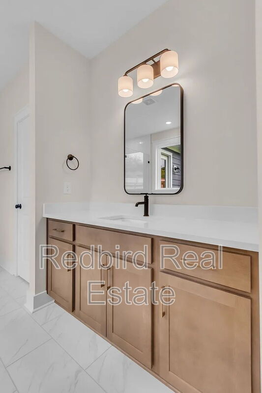 Building Photo - 911 Heatherfield Ln