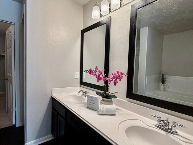 Building Photo - 6622 Grant Dr