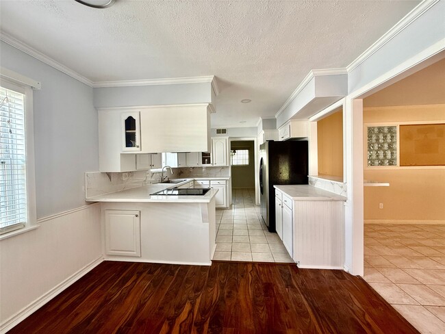 Building Photo - 5215 Cheena Dr