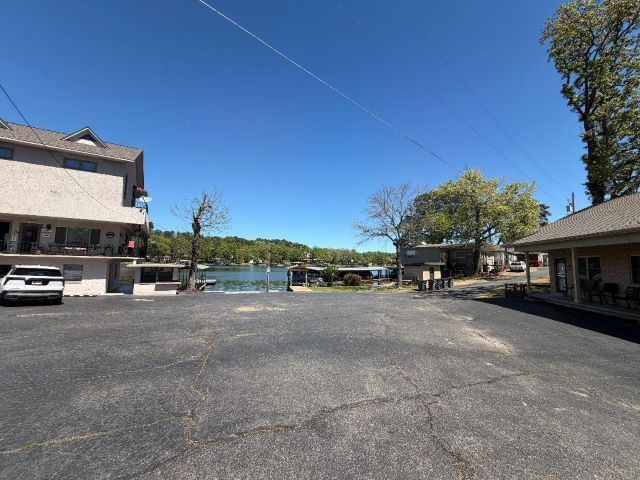 Building Photo - 105 Chambers Point