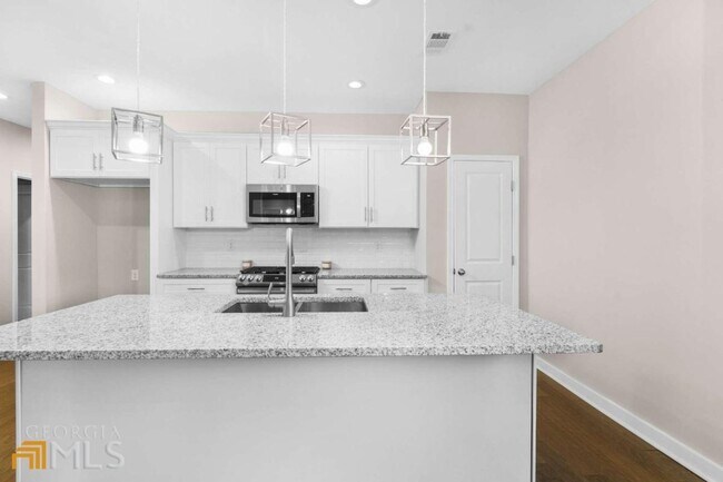 Building Photo - 1536 Montreat Ave SW