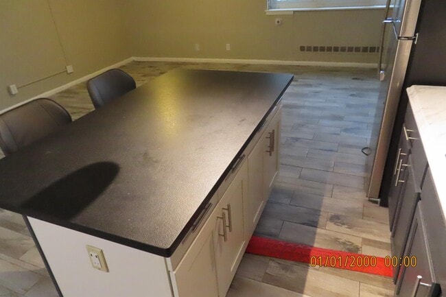 Building Photo - 1620 E Broad St