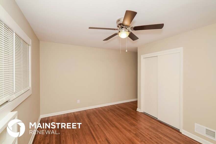 Building Photo - 428 18th Ct NW