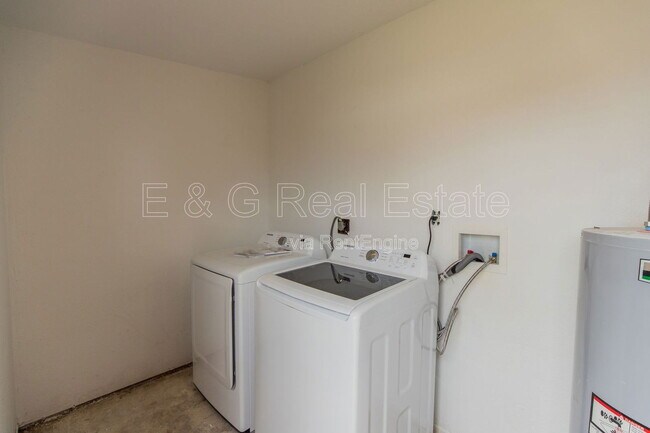 Building Photo - 4644 E Caballero St