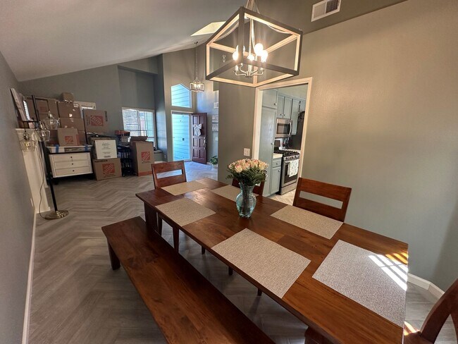Building Photo - Jeffries Ranch Oceanside Home