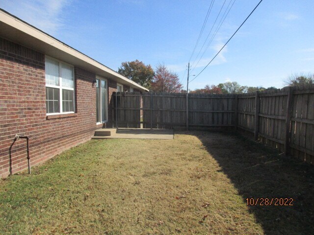 Back Patio - 2306 W Oak Park Pl