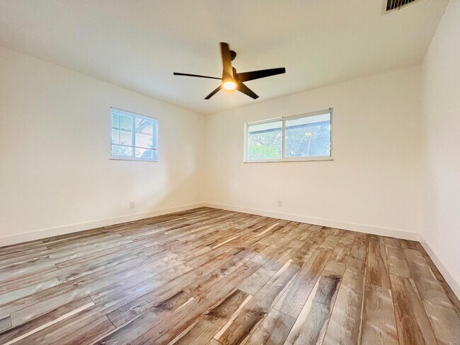 Building Photo - 3663 Laurette Ln