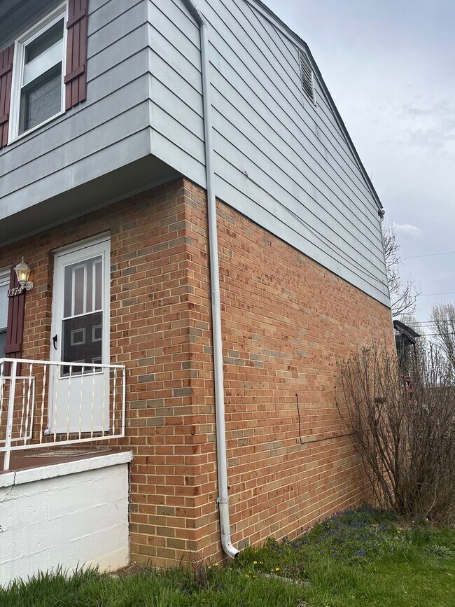 Building Photo - Townhouse on Northampton Court