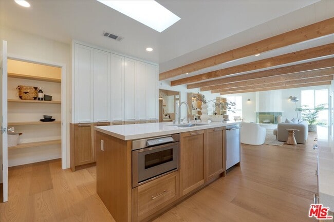 Building Photo - 211 Bellino Dr