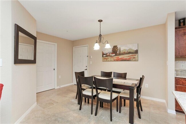 Building Photo - 5475 Vineland Rd