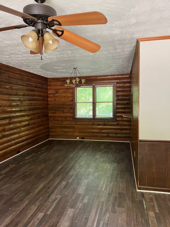 Building Photo - 123 High Ridge Ct