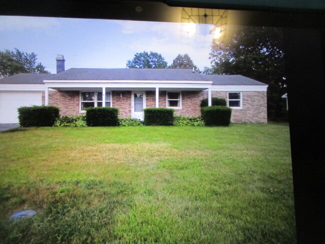 Building Photo - 733 Acadia Rd