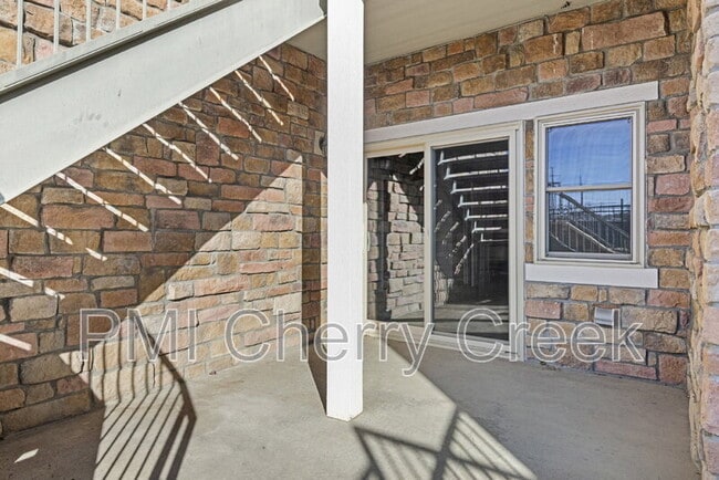 Building Photo - 18602 E Water Dr