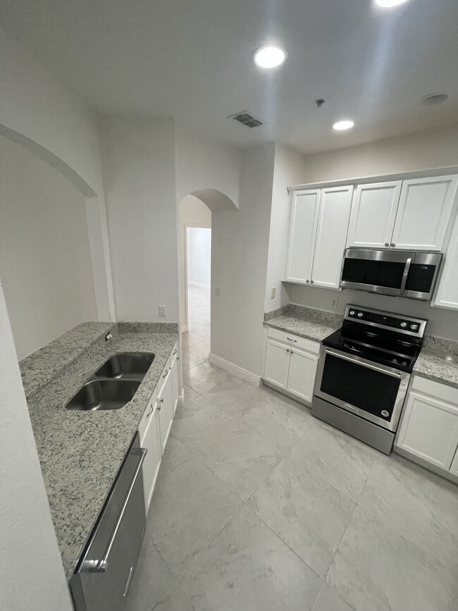 Building Photo - 3331 Whitestone Cir