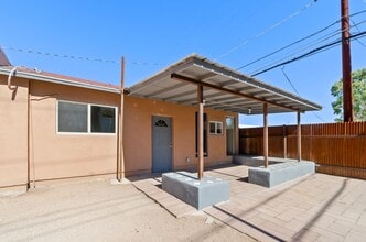 Building Photo - 1541 E Mabel St