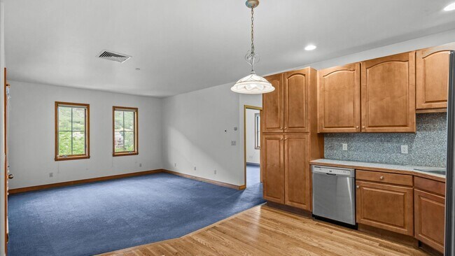 Building Photo - 2520 S Grand Ave