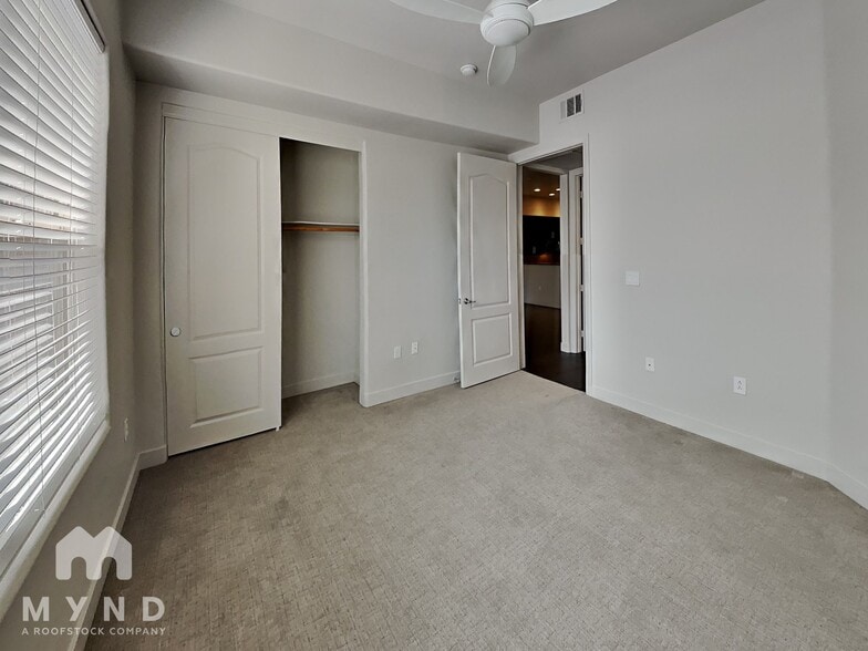 Building Photo - 68 E Serene Ave