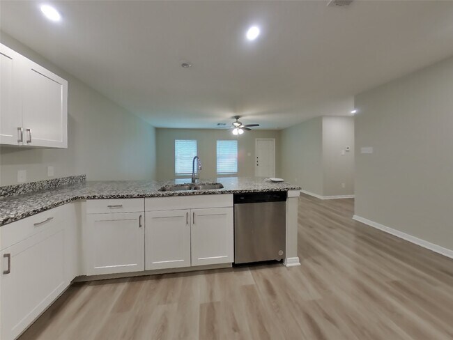 Building Photo - 10050 Cerritos dr