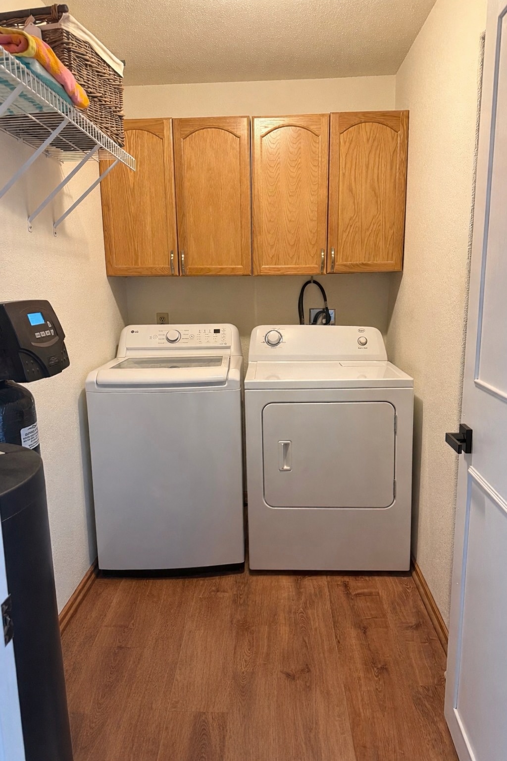 Building Photo - 827 Cheyenne Ave