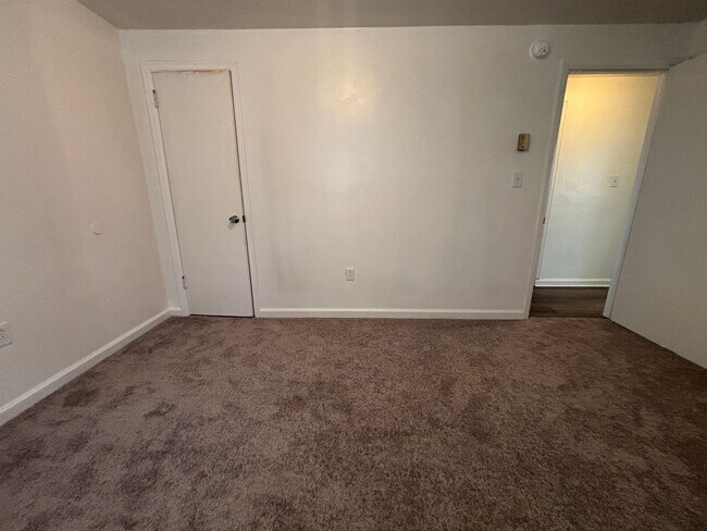 Building Photo - Idlewild Property