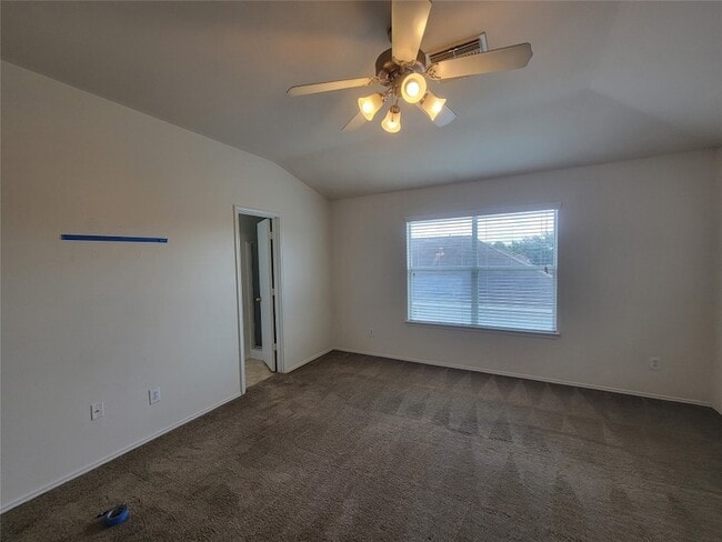 Building Photo - 2410 Lakecrest Village Ct