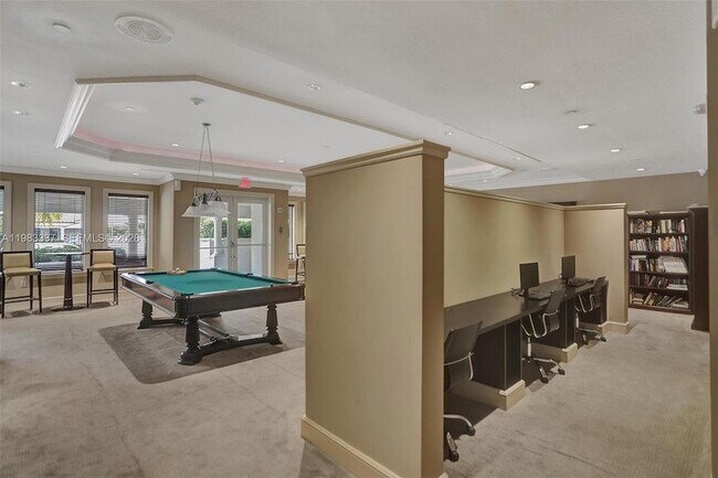 Building Photo - 20000 E Country Club Dr