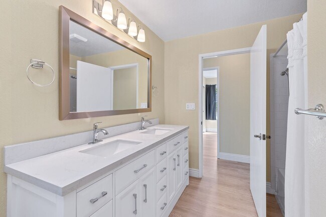 Building Photo - Browns Valley 3 bed 2 bath home