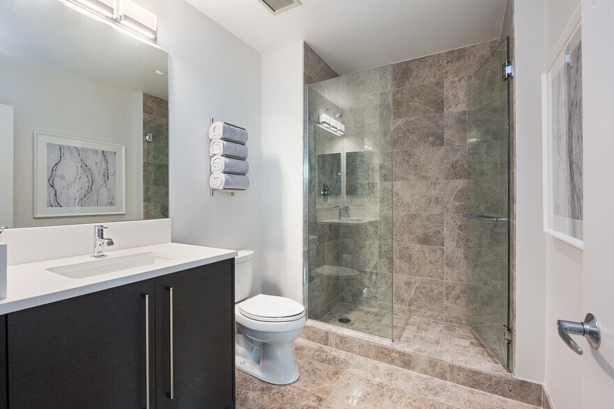 Building Photo - 1201 S Prairie Ave