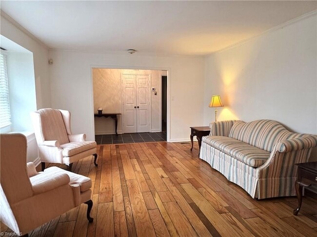 Building Photo - 1085 Brown Rd