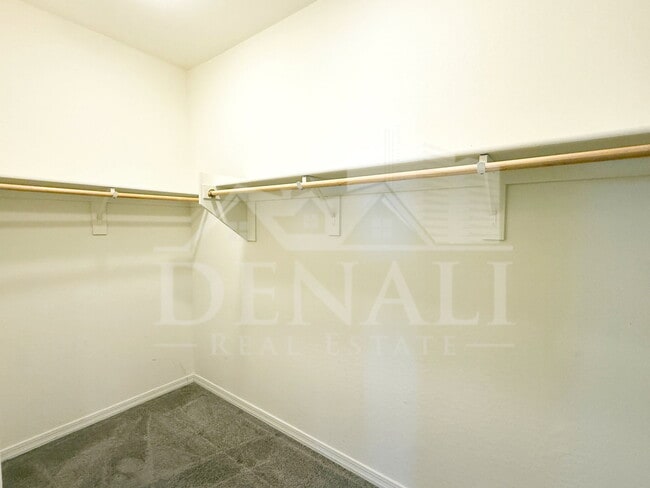 Building Photo - 731 W Winchester Dr