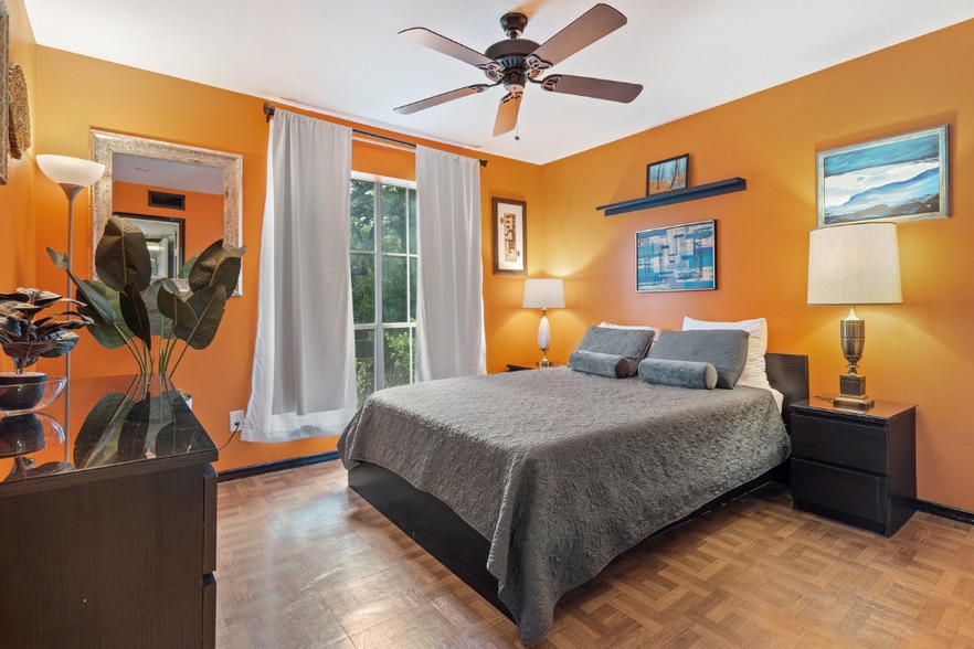 Building Photo - 5041 Cedar Springs Rd