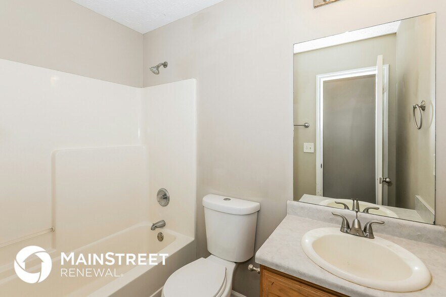 Building Photo - 10576 Day Lily Dr