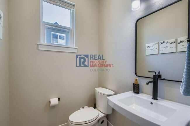 Building Photo - 5160 Ward Rd