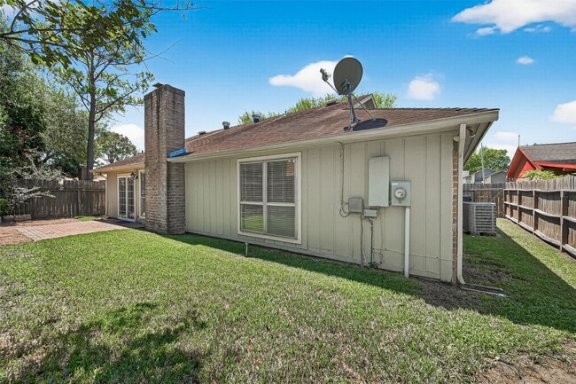Building Photo - 4650 Glenvillage St