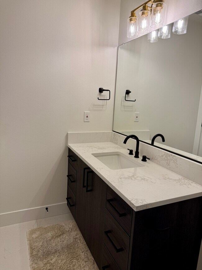 Building Photo - 4522 NE 59th Ave